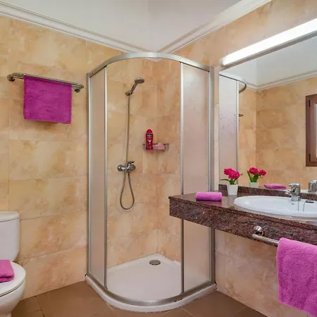 Candela By 卡拉恩·布拉内斯